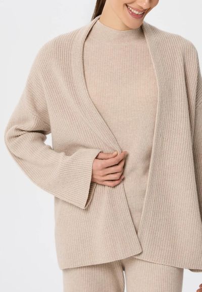 КАШМИРЕНА ЖИЛЕТКА Quiet Motion W25-00CH0401 MARC & ANDRE